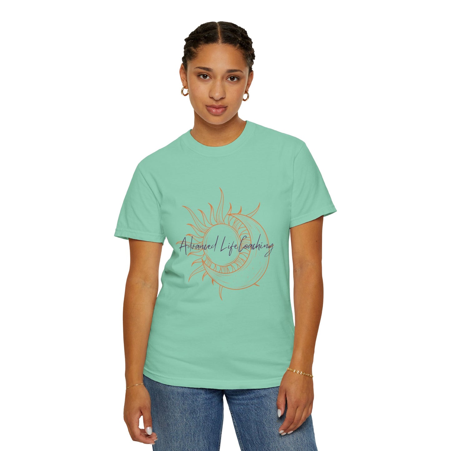 This bright t-shirt has the feel of summer and happiness . Enjoy your days in this comfortable and stylish t-shirt with the sun and moon design logo.